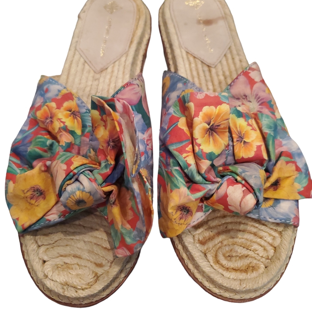 Antonio Melani Devin flower bow sandal - Picture 2 of 8